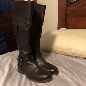 Brown winter boots
